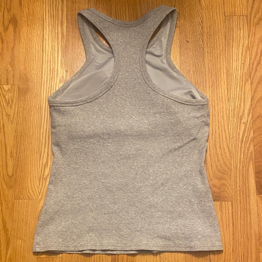 ALO Yoga Women's XL tank with built in bra - Picture 3 of 4